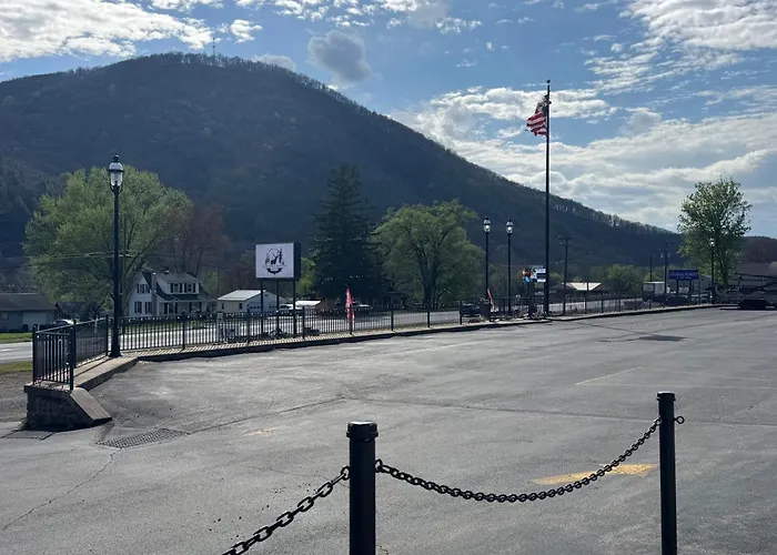 Raystown Country Lodge